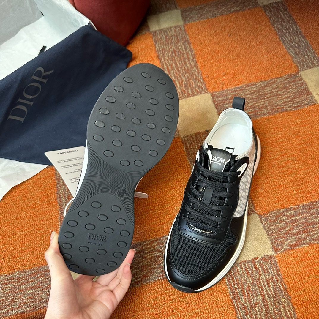 DIOR SNEAKER