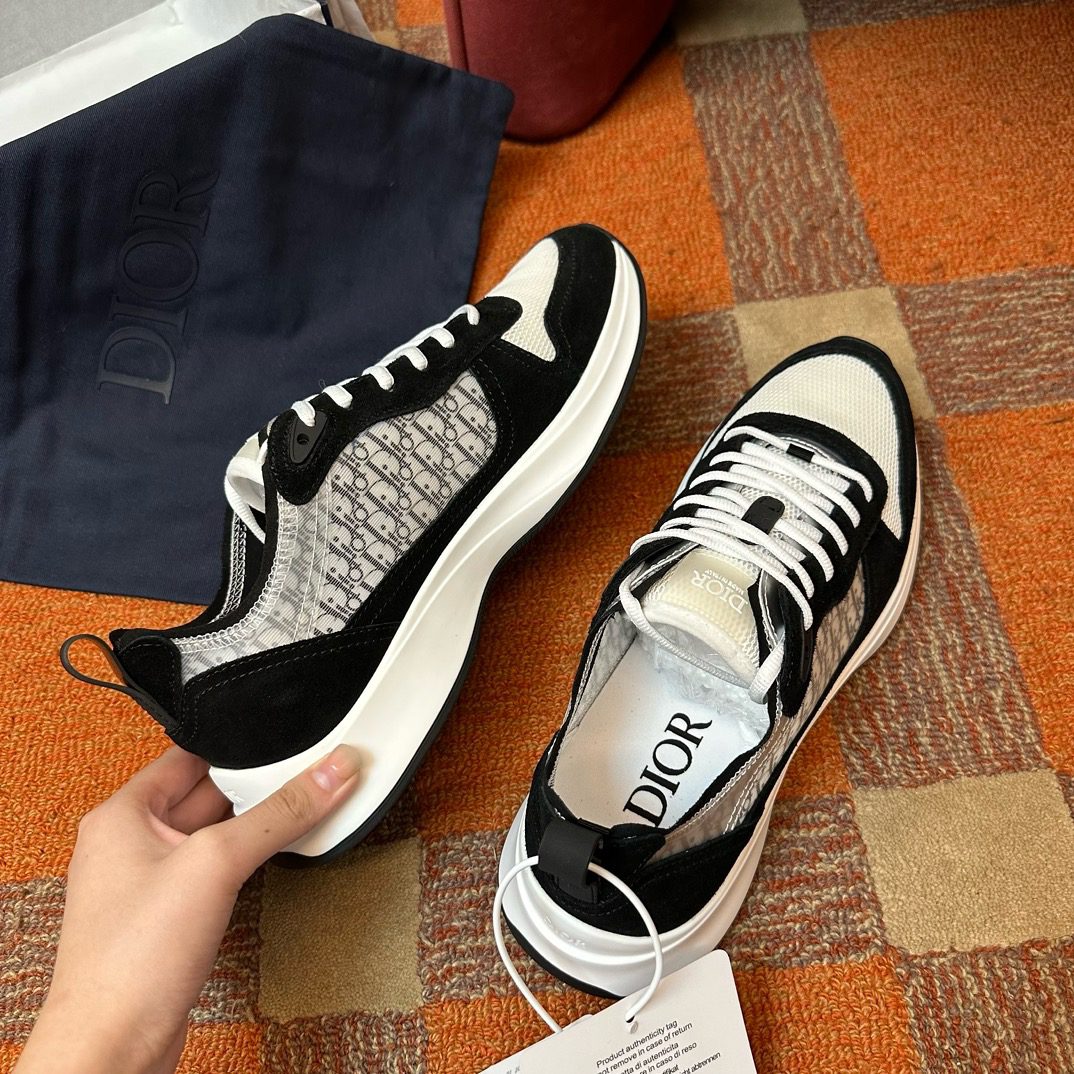DIOR SNEAKER