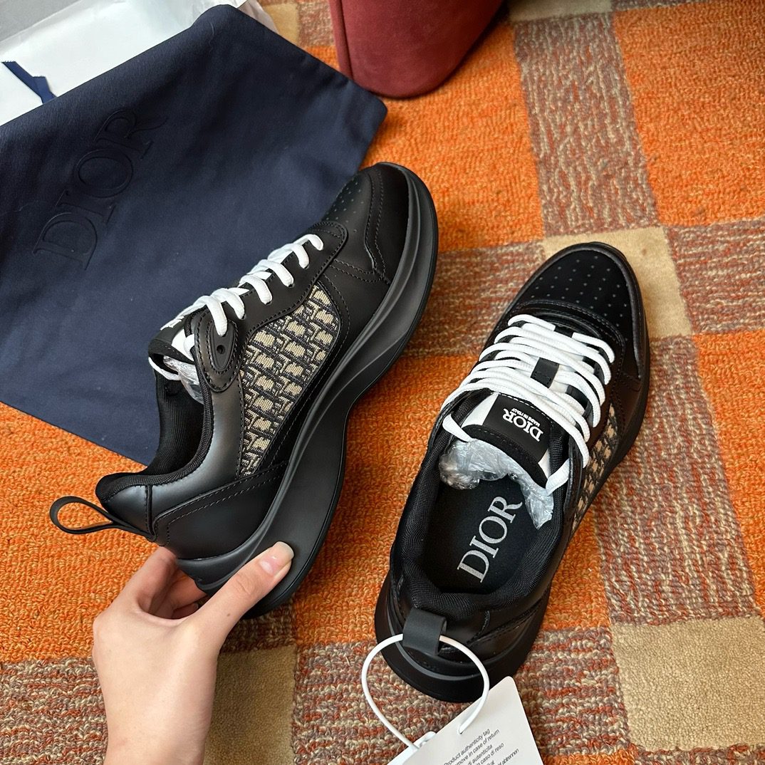 DIOR SNEAKER