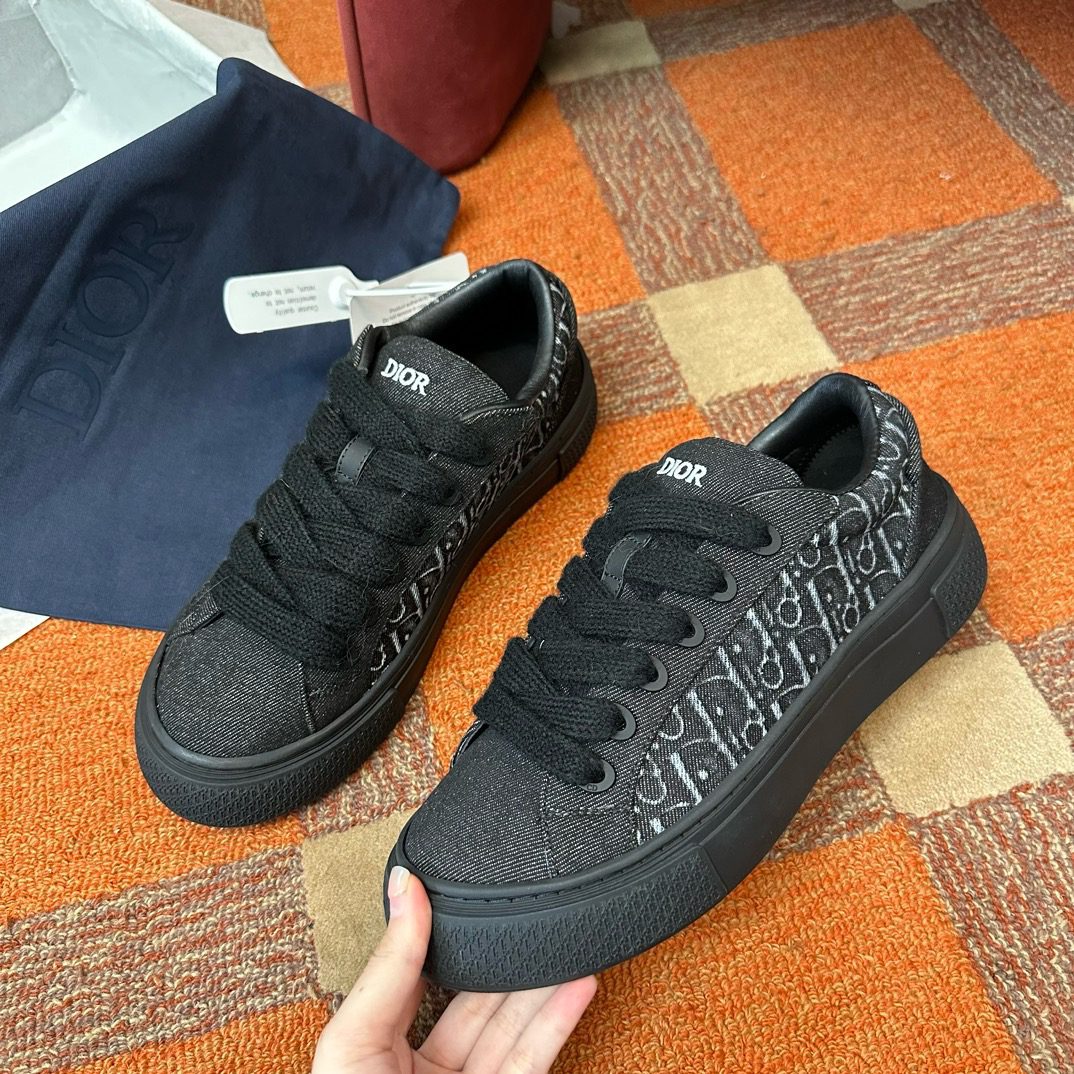 DIOR SNEAKER