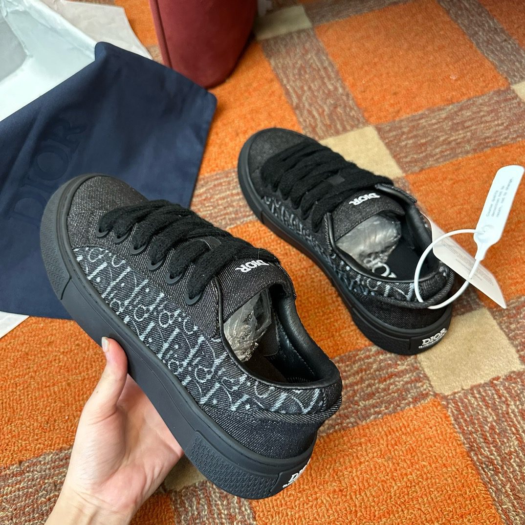 DIOR SNEAKER