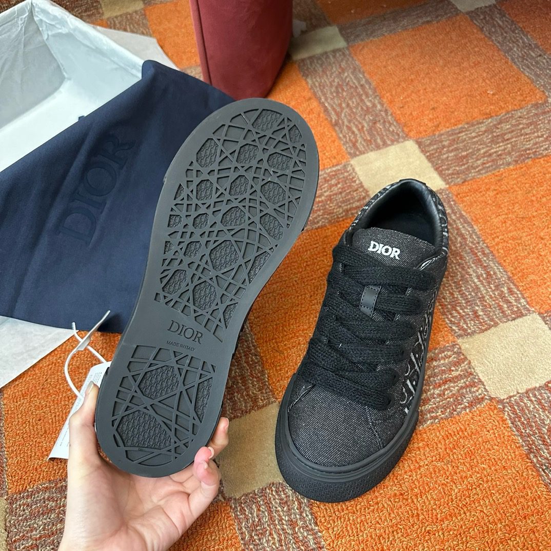 DIOR SNEAKER