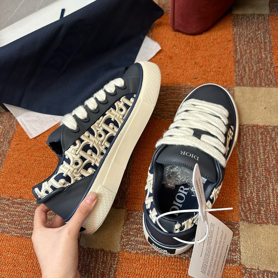 DIOR SNEAKER