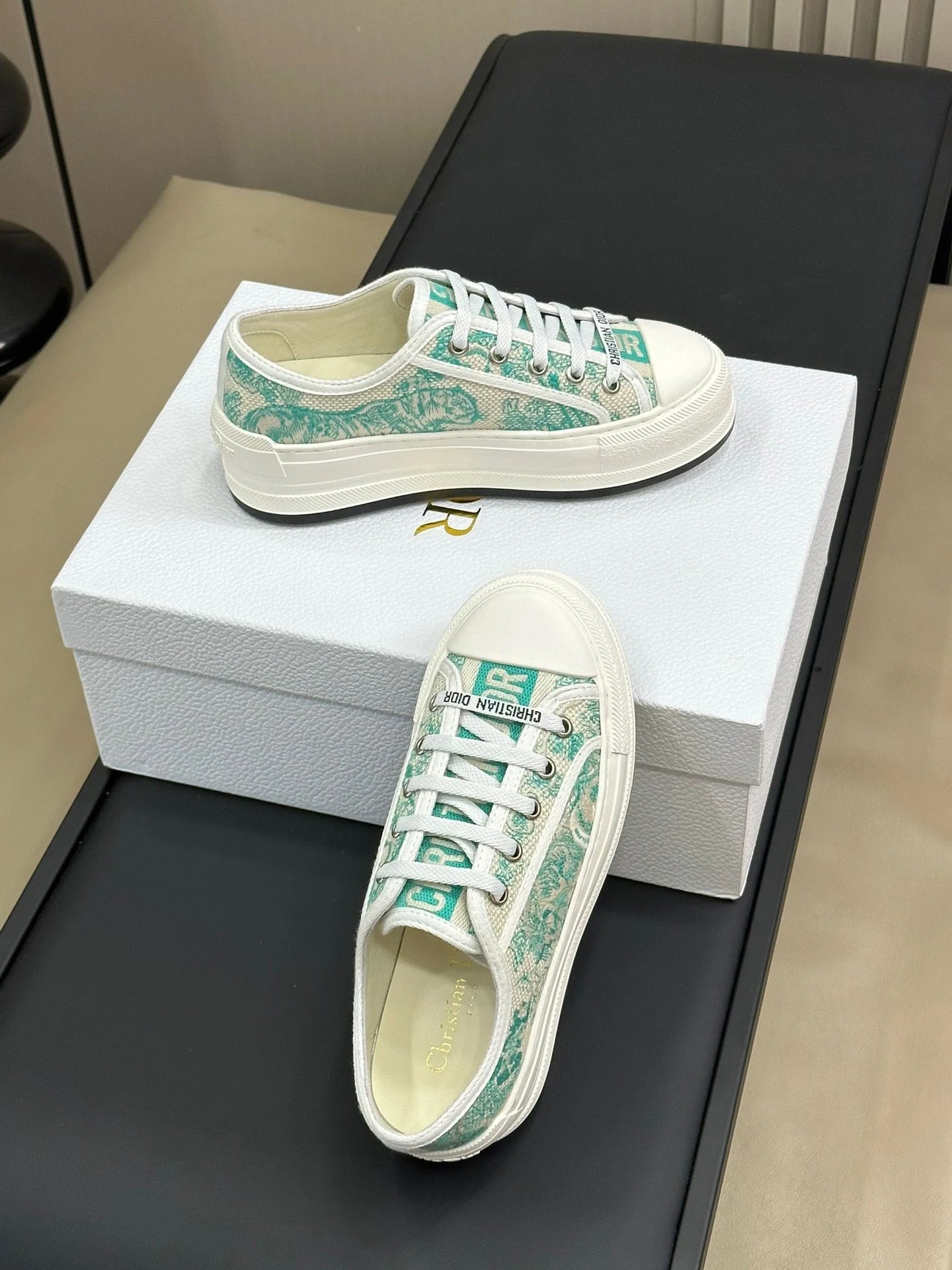 DIOR SNEAKER