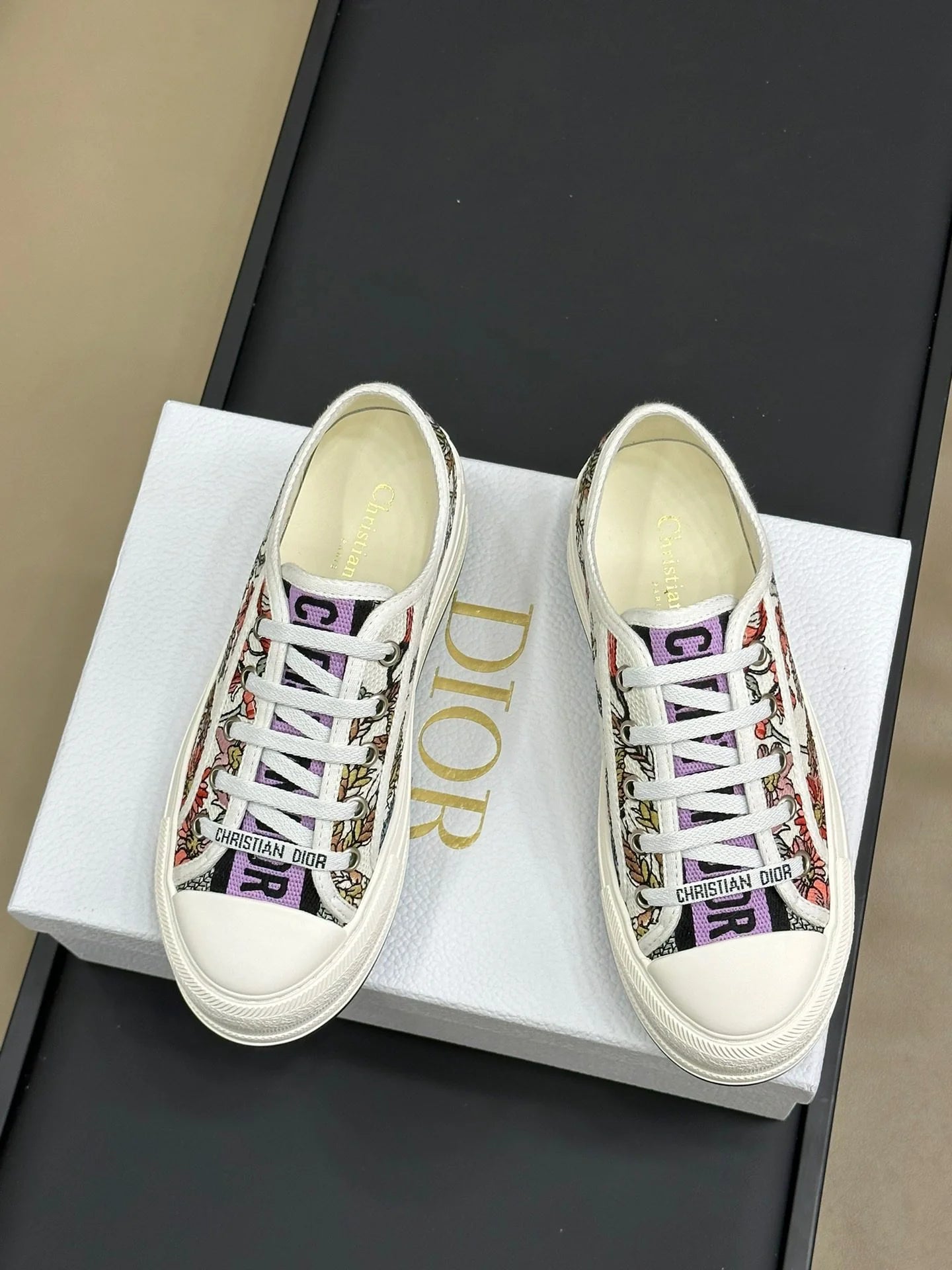 DIOR SNEAKER