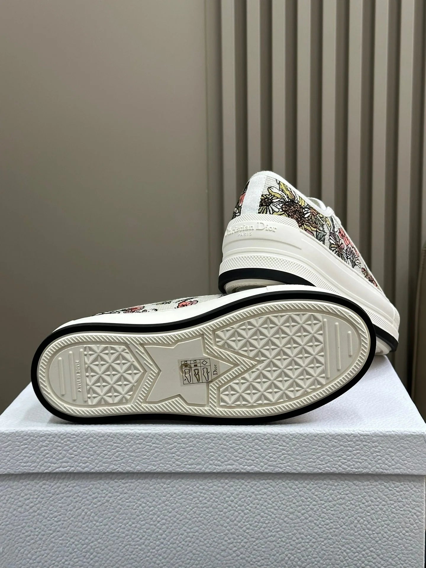 DIOR SNEAKER