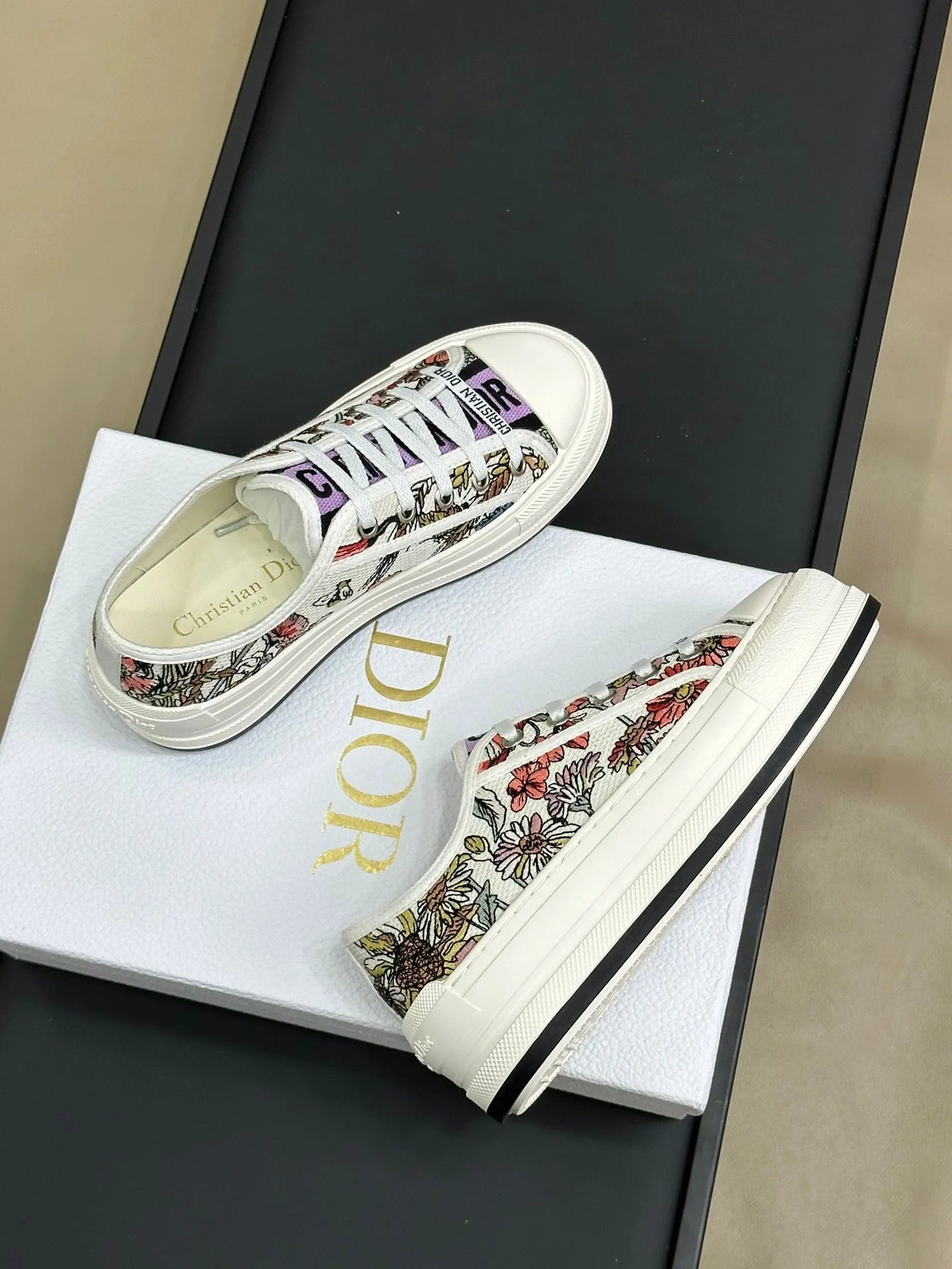 DIOR SNEAKER