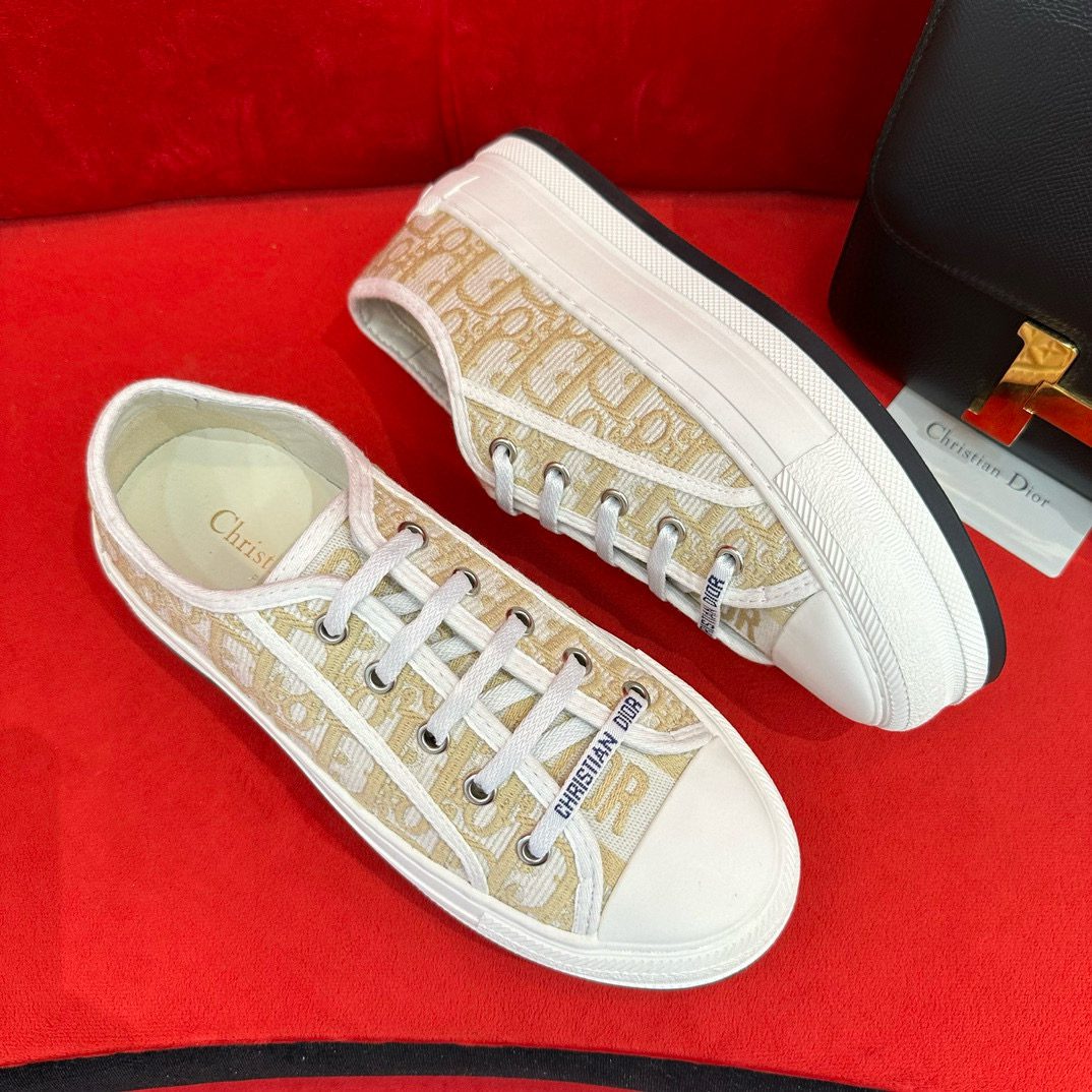 DIOR SNEAKER
