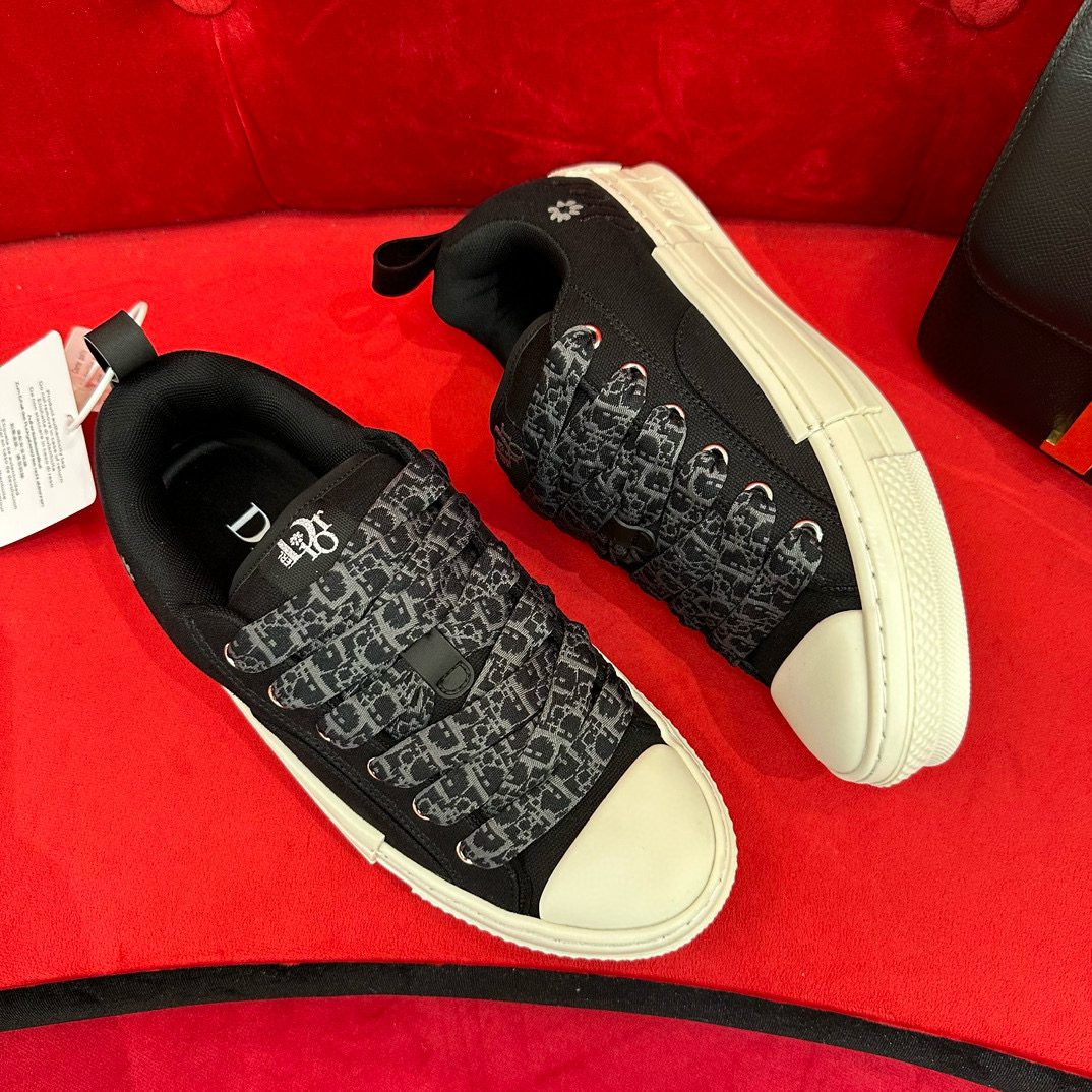 DIOR SNEAKER
