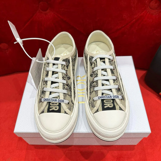DIOR SNEAKER