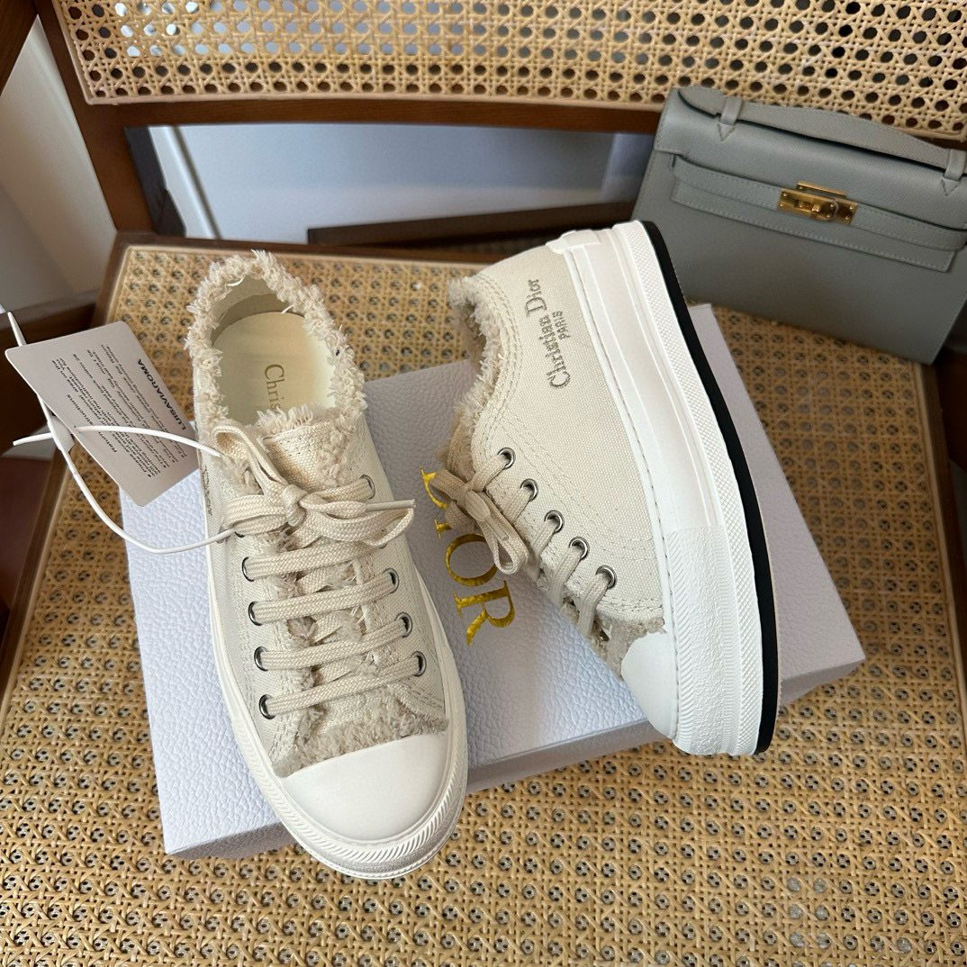 DIOR SNEAKER