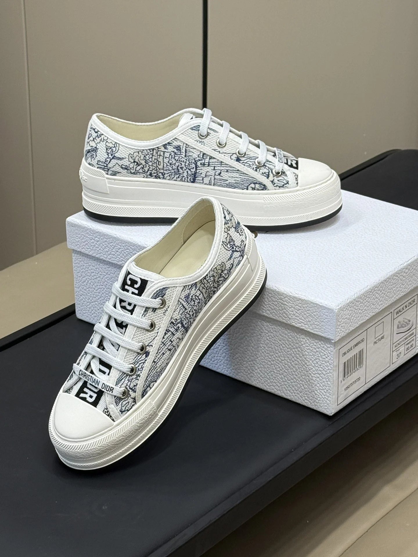 DIOR SNEAKER