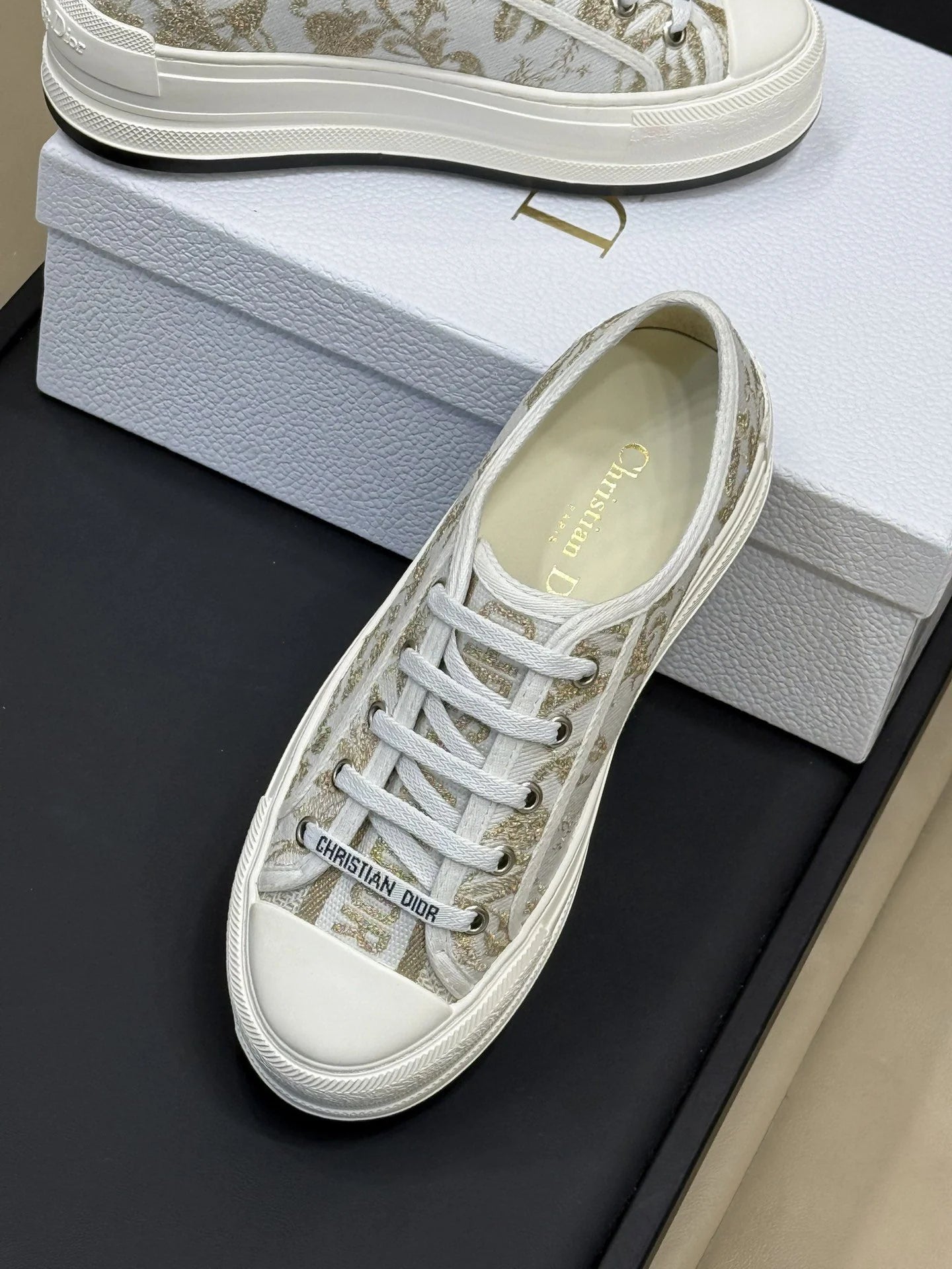 DIOR SNEAKER