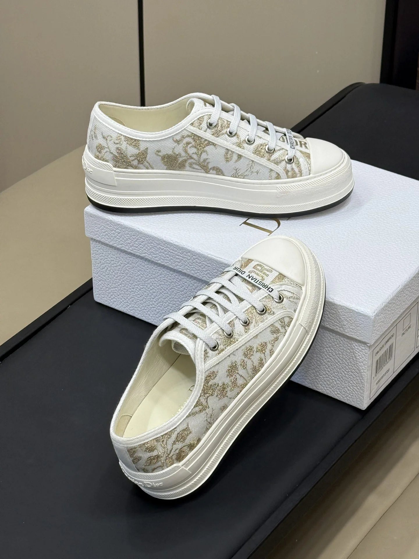 DIOR SNEAKER