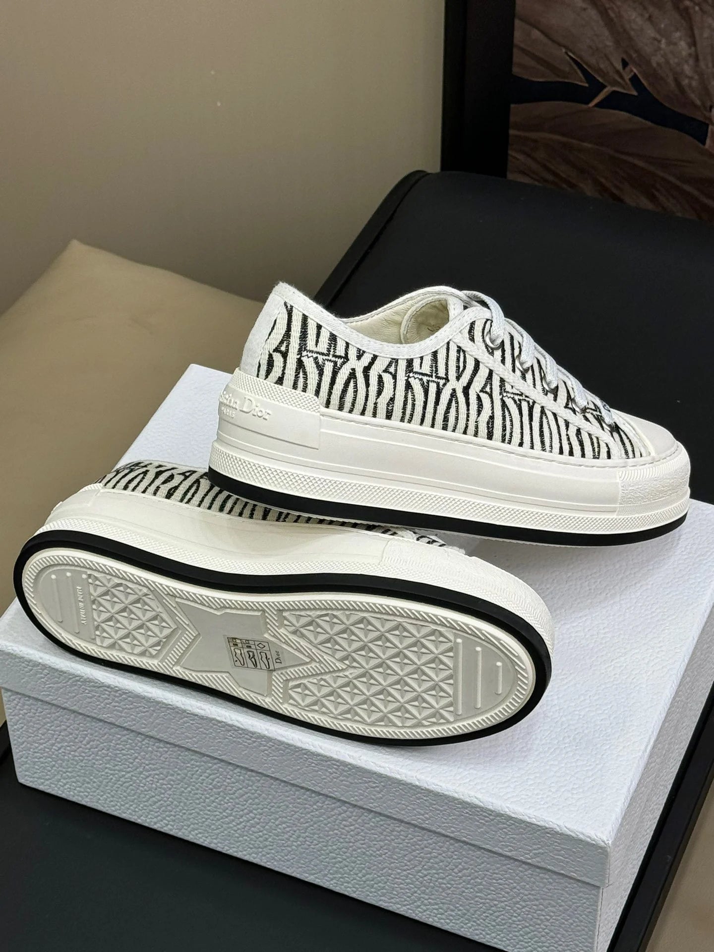 DIOR SNEAKER