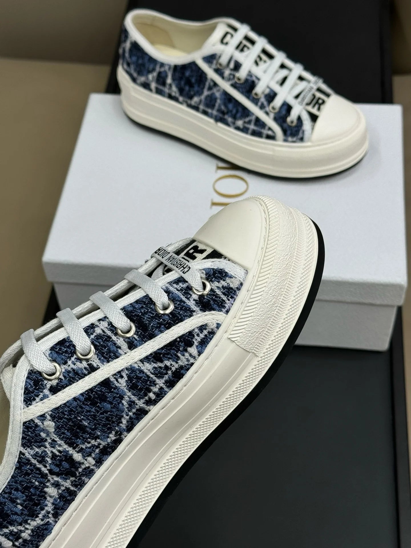 DIOR SNEAKER
