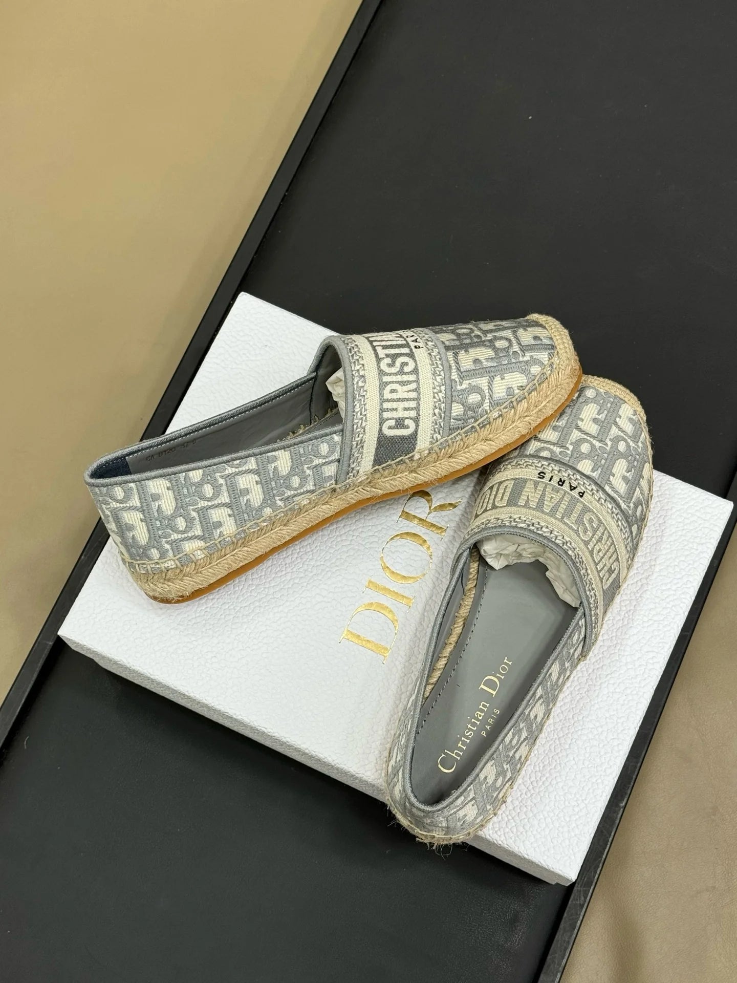 DIOR SNEAKER