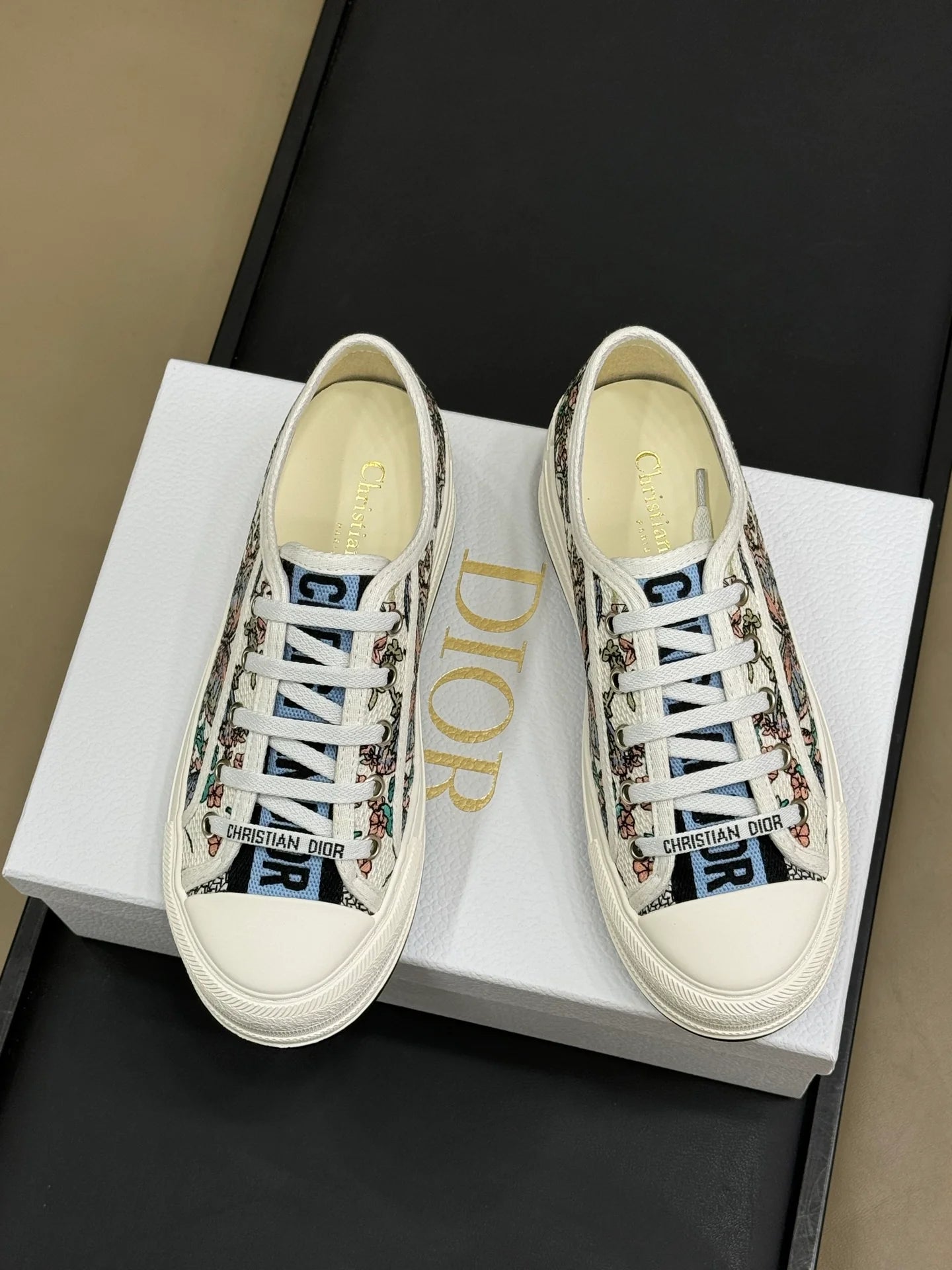 DIOR SNEAKER