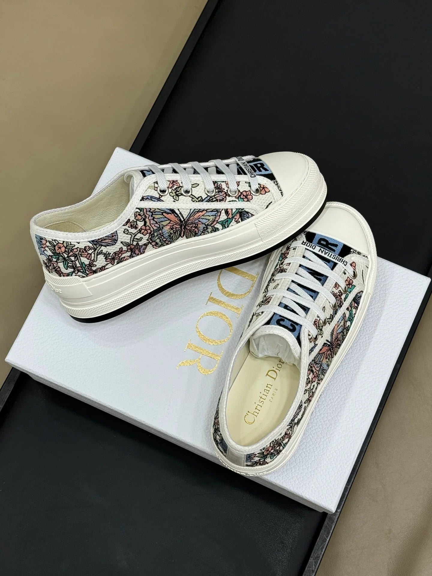 DIOR SNEAKER
