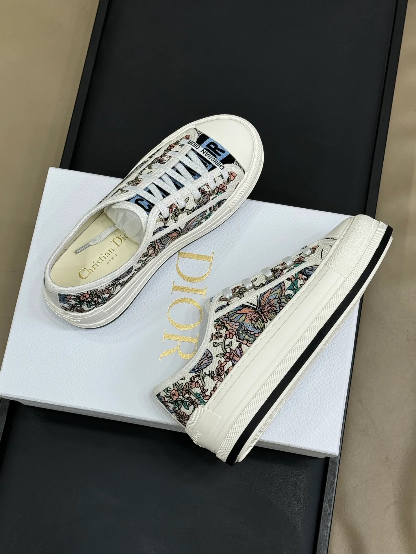 DIOR SNEAKER