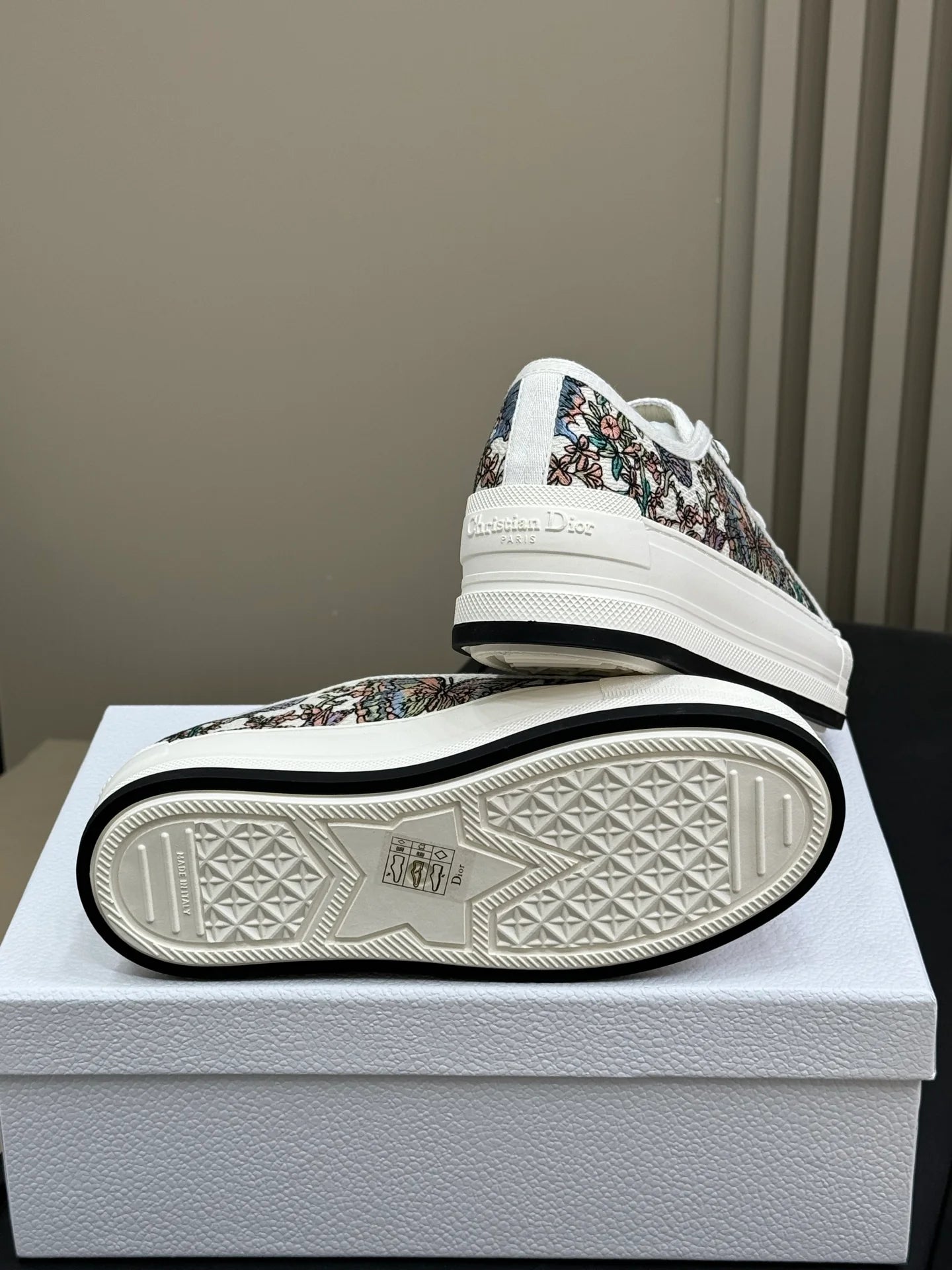 DIOR SNEAKER
