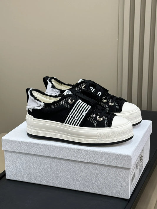 DIOR SNEAKER
