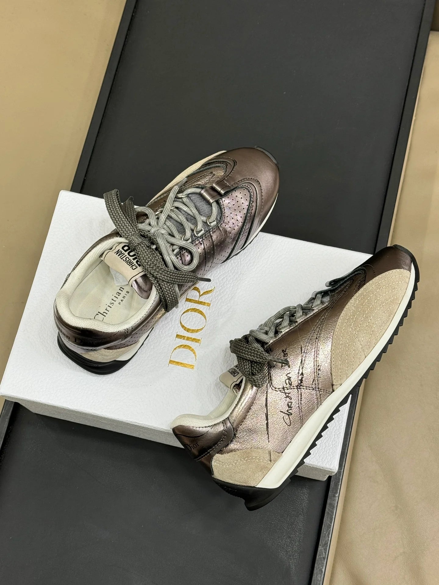 DIOR SNEAKER