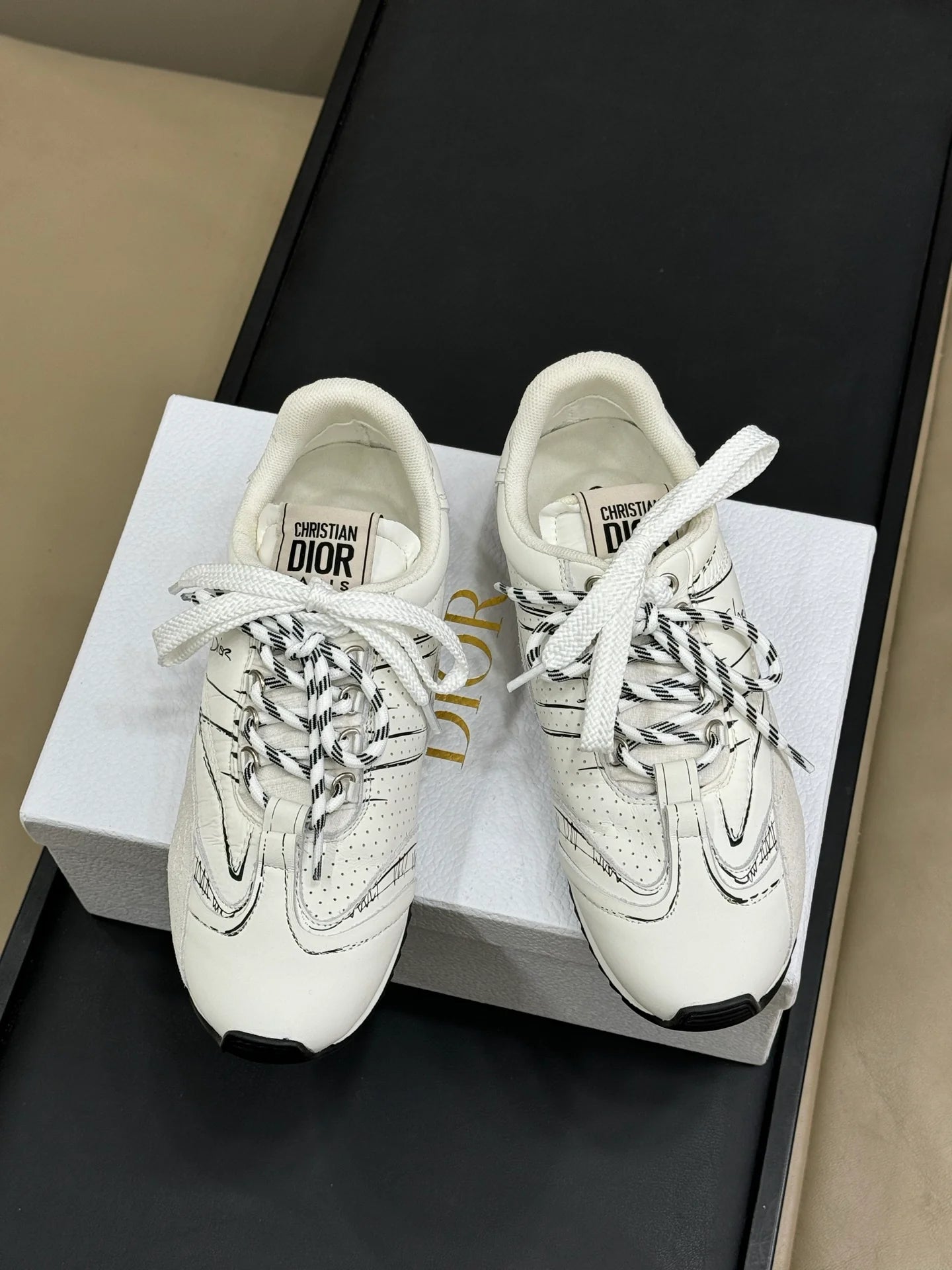DIOR SNEAKER