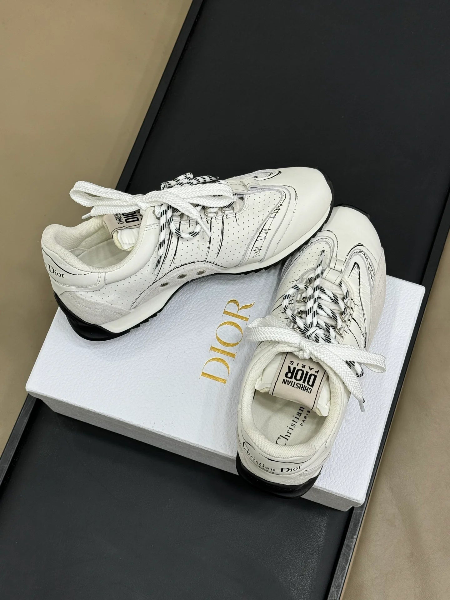 DIOR SNEAKER