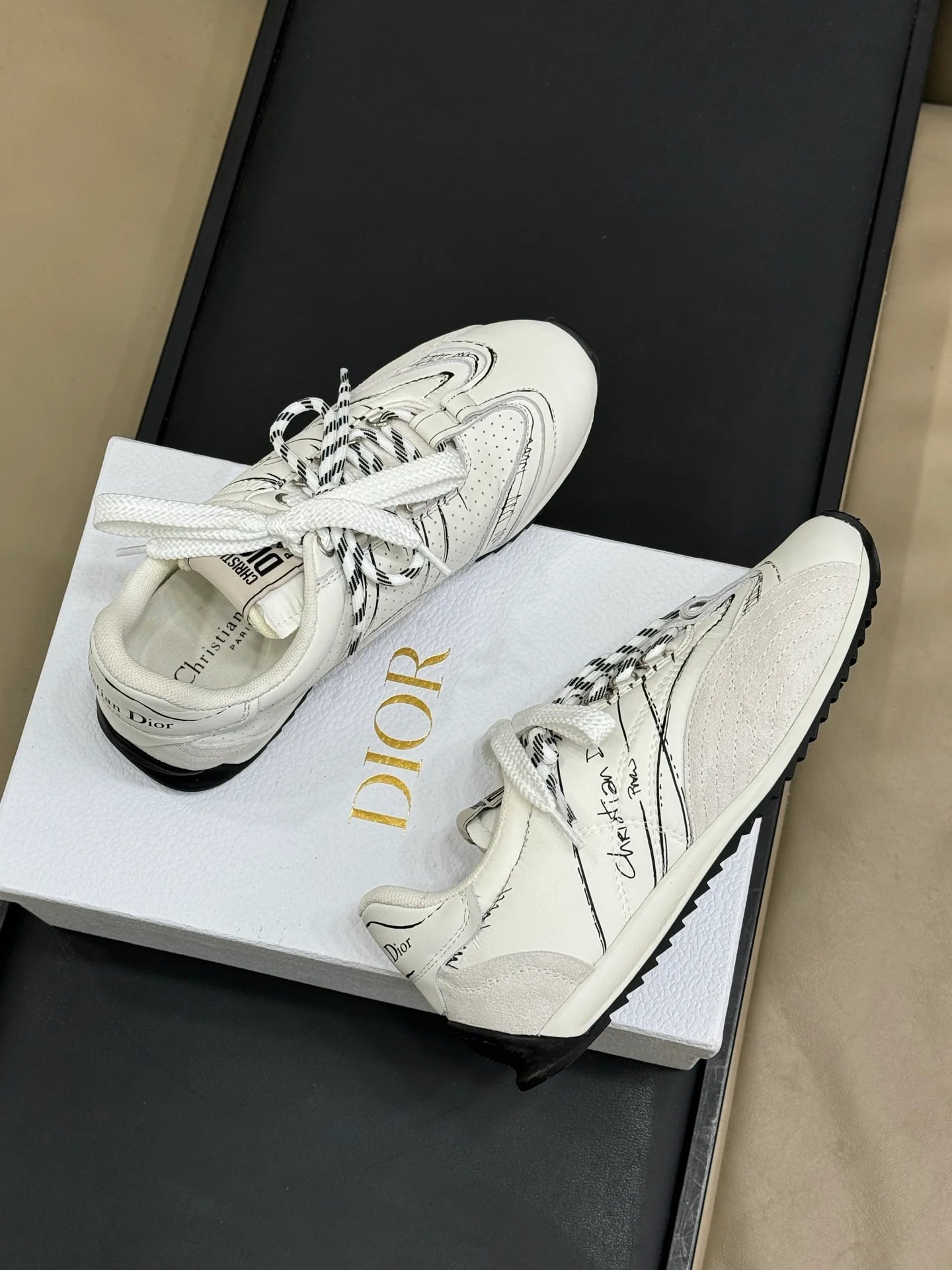 DIOR SNEAKER