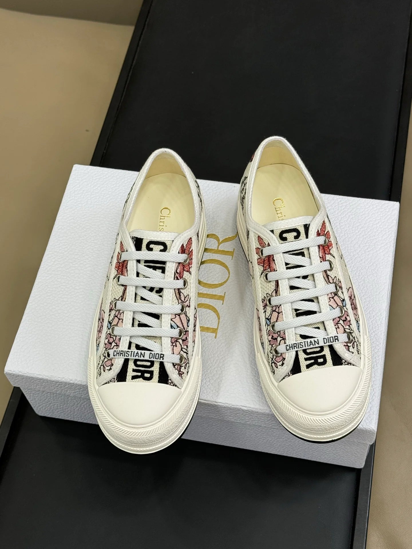 DIOR SNEAKER