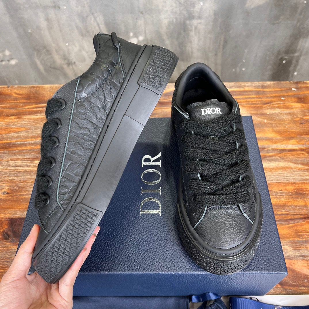DIOR SNEAKER