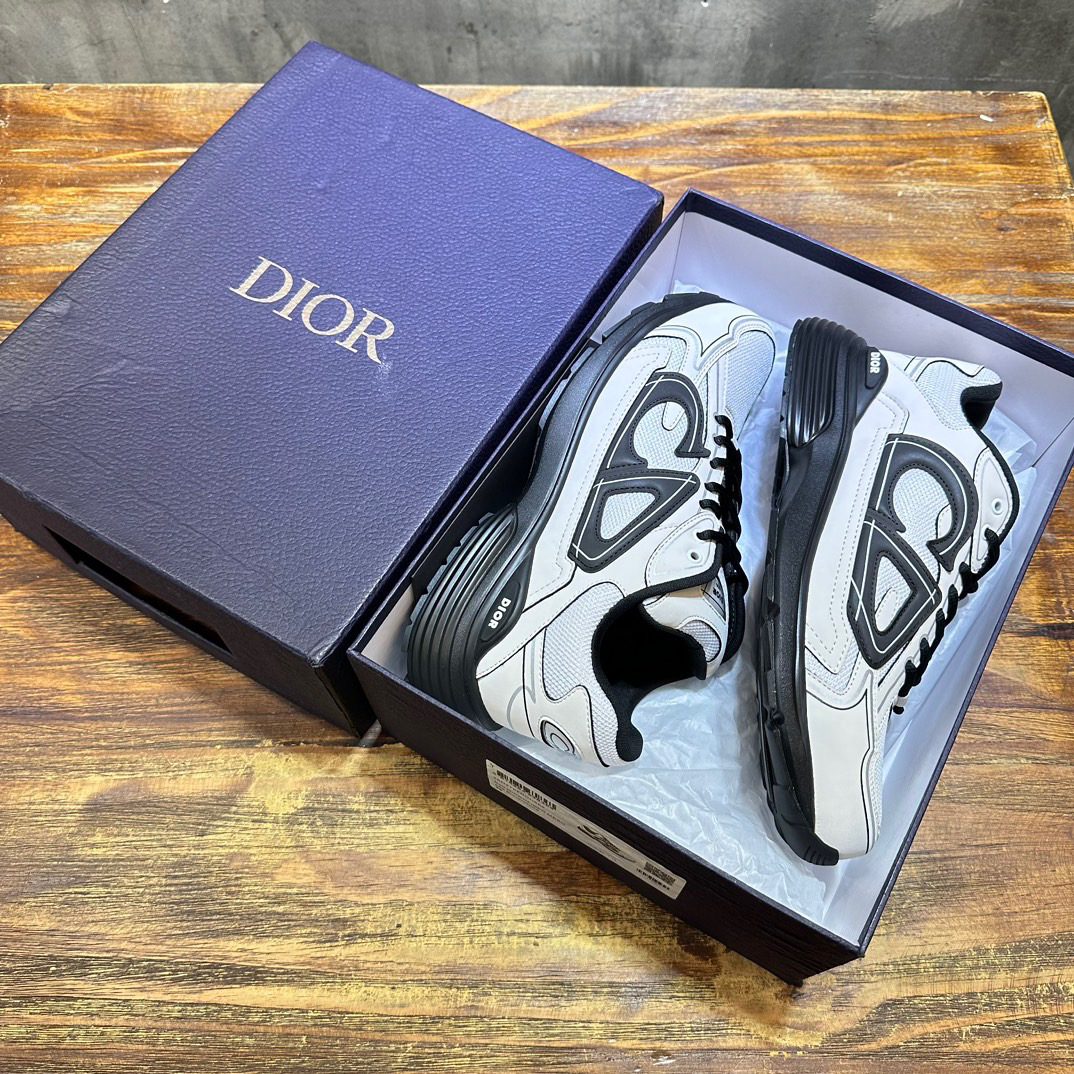 DIOR SNEAKER