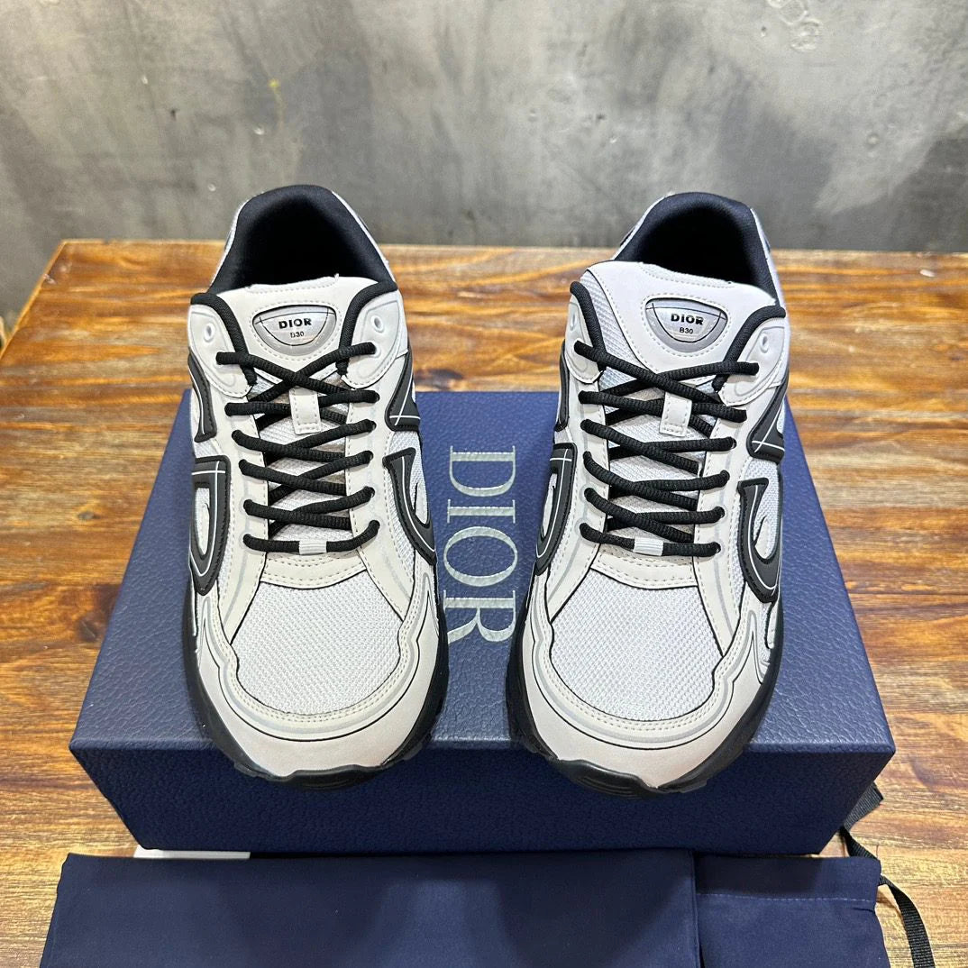 DIOR SNEAKER