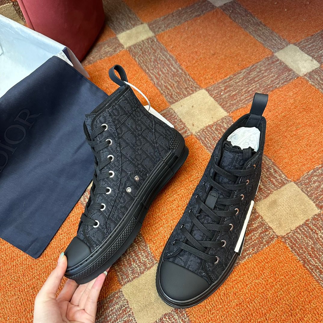 DIOR SNEAKER