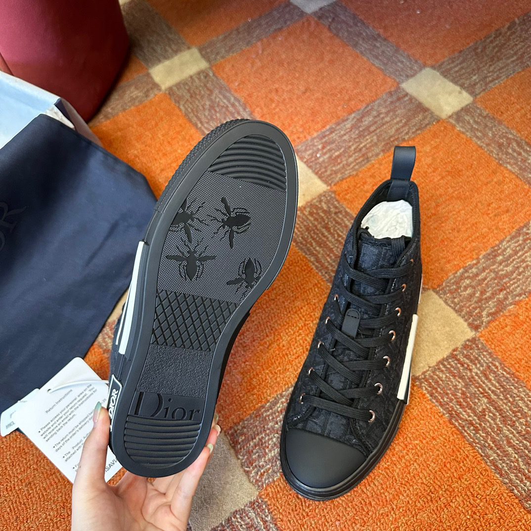 DIOR SNEAKER