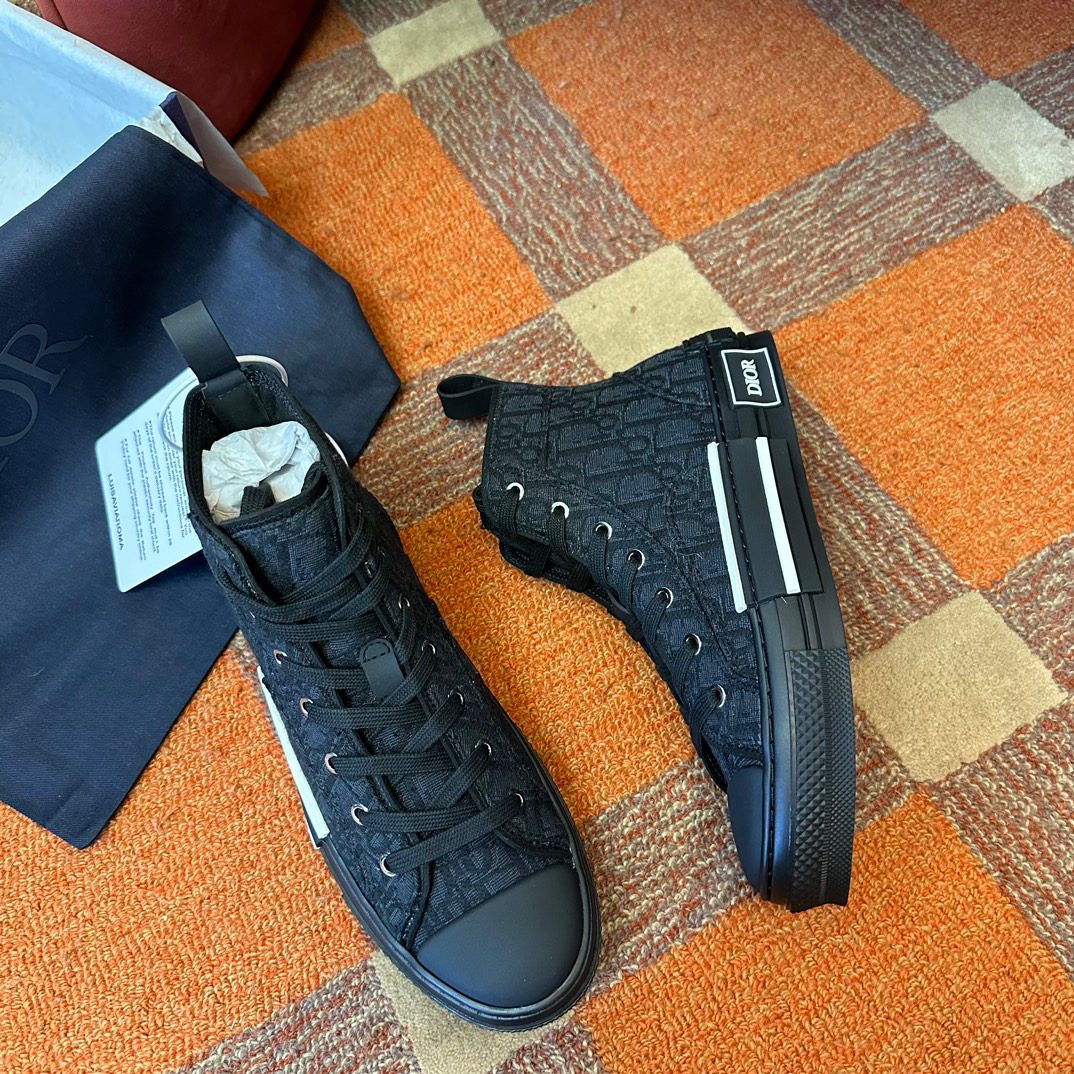 DIOR SNEAKER