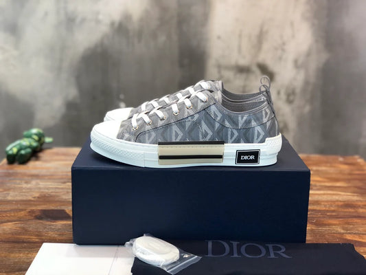 DIOR SNEAKER