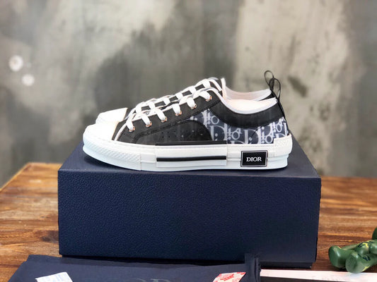 DIOR SNEAKER