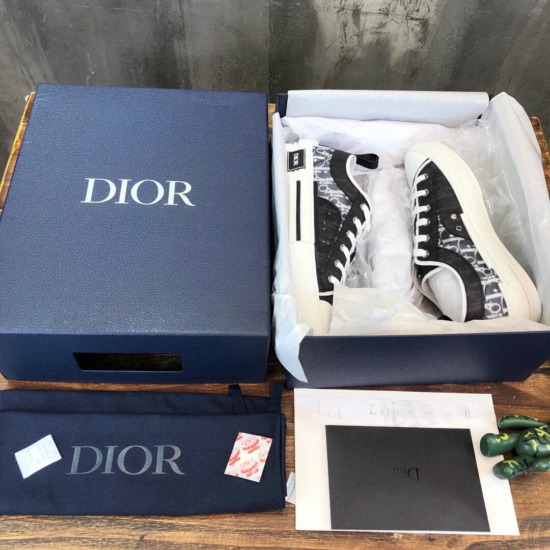 DIOR SNEAKER
