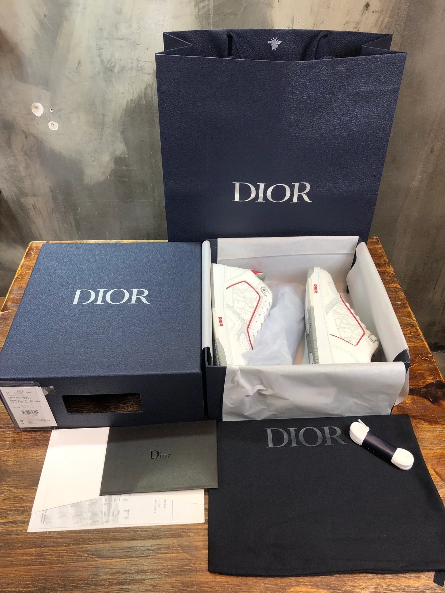 DIOR SNEAKER