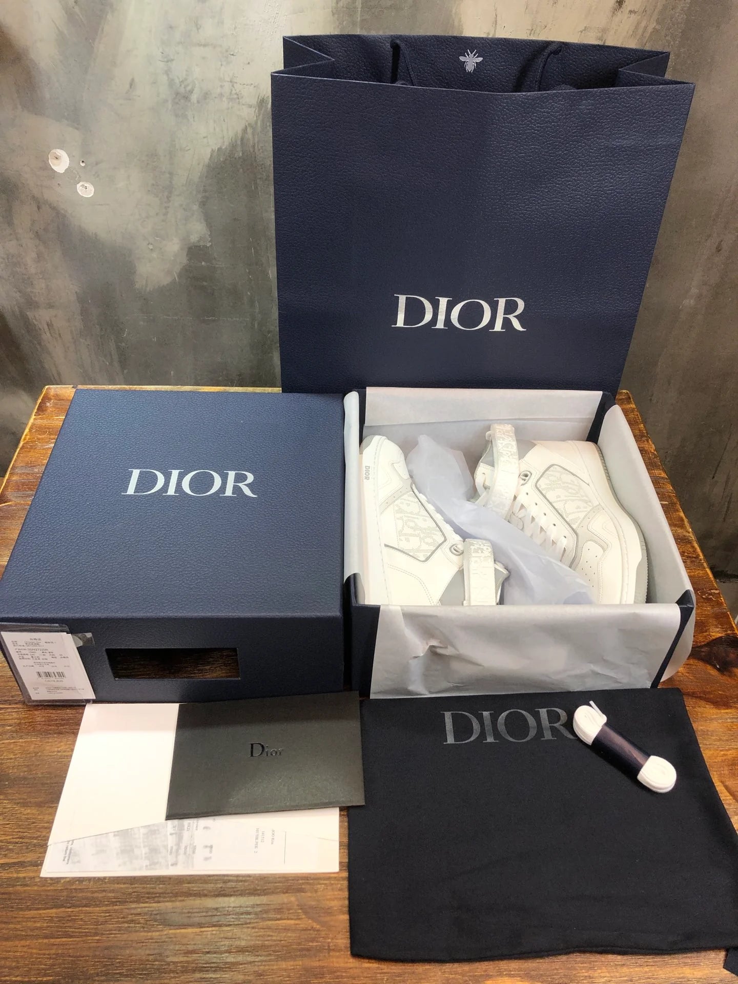 DIOR SNEAKER