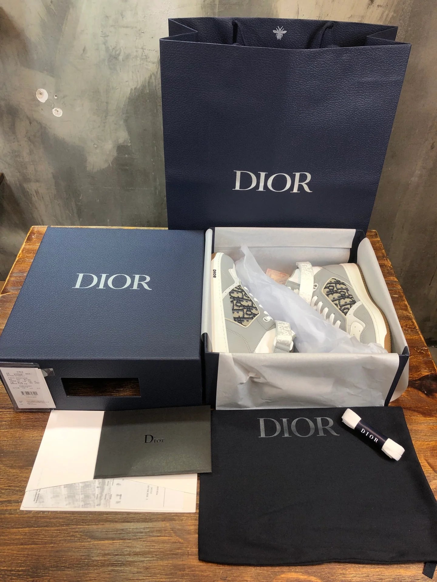 DIOR SNEAKER