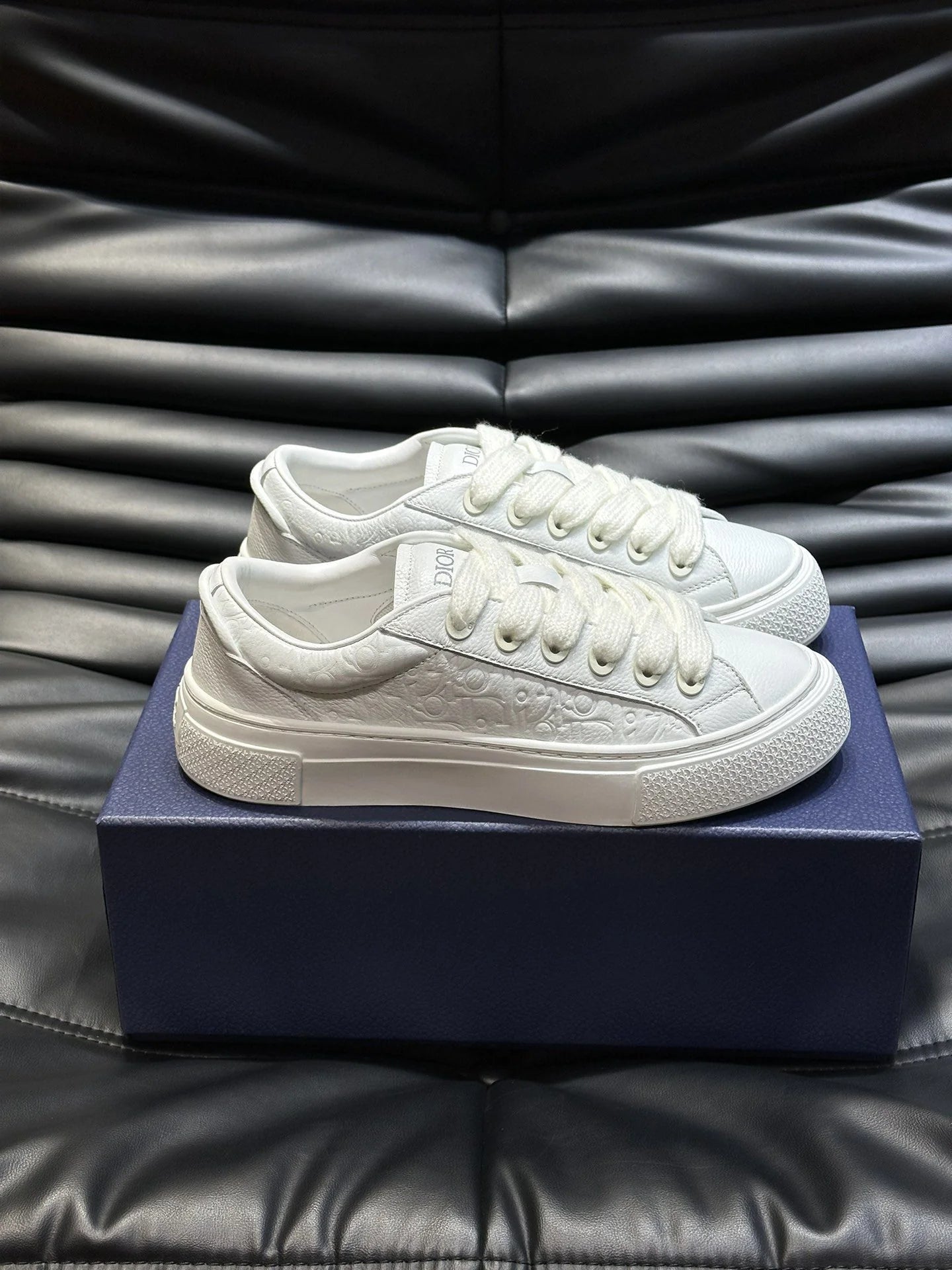 DIOR SNEAKER