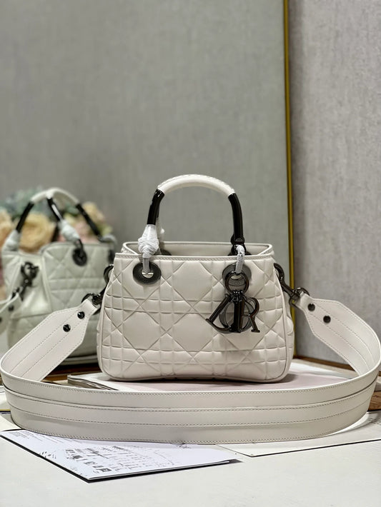 DIOR THE LADY 95 22 BAG