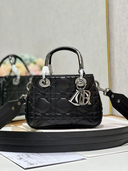 DIOR THE LADY 95 22 BAG