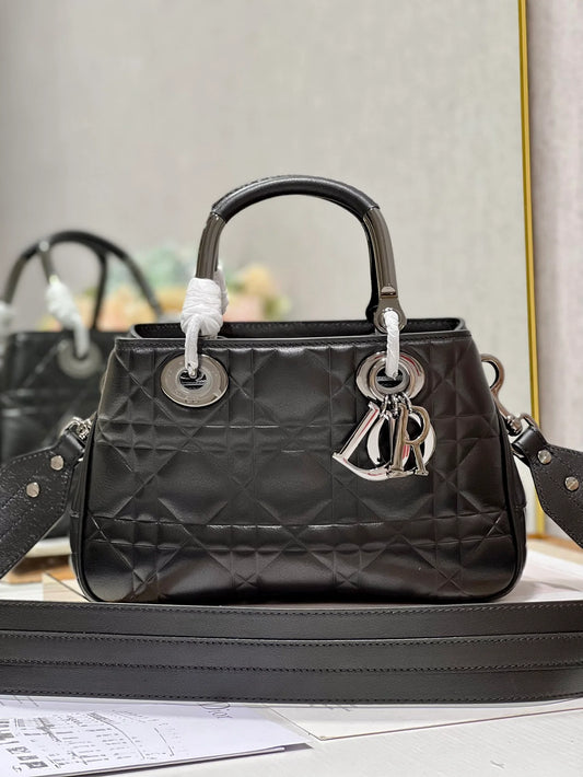 DIOR THE LADY 95 22 BAG