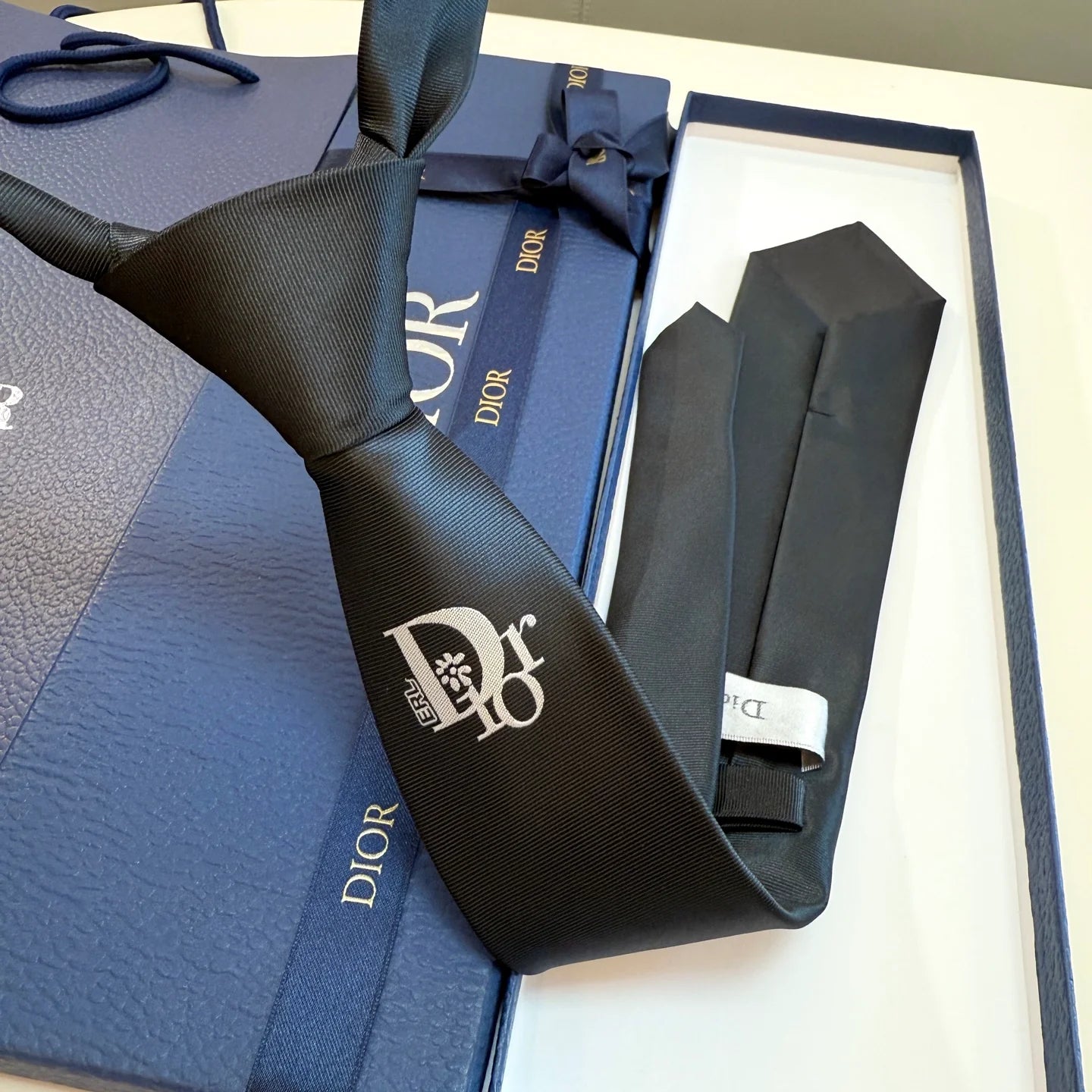 DIOR TIE