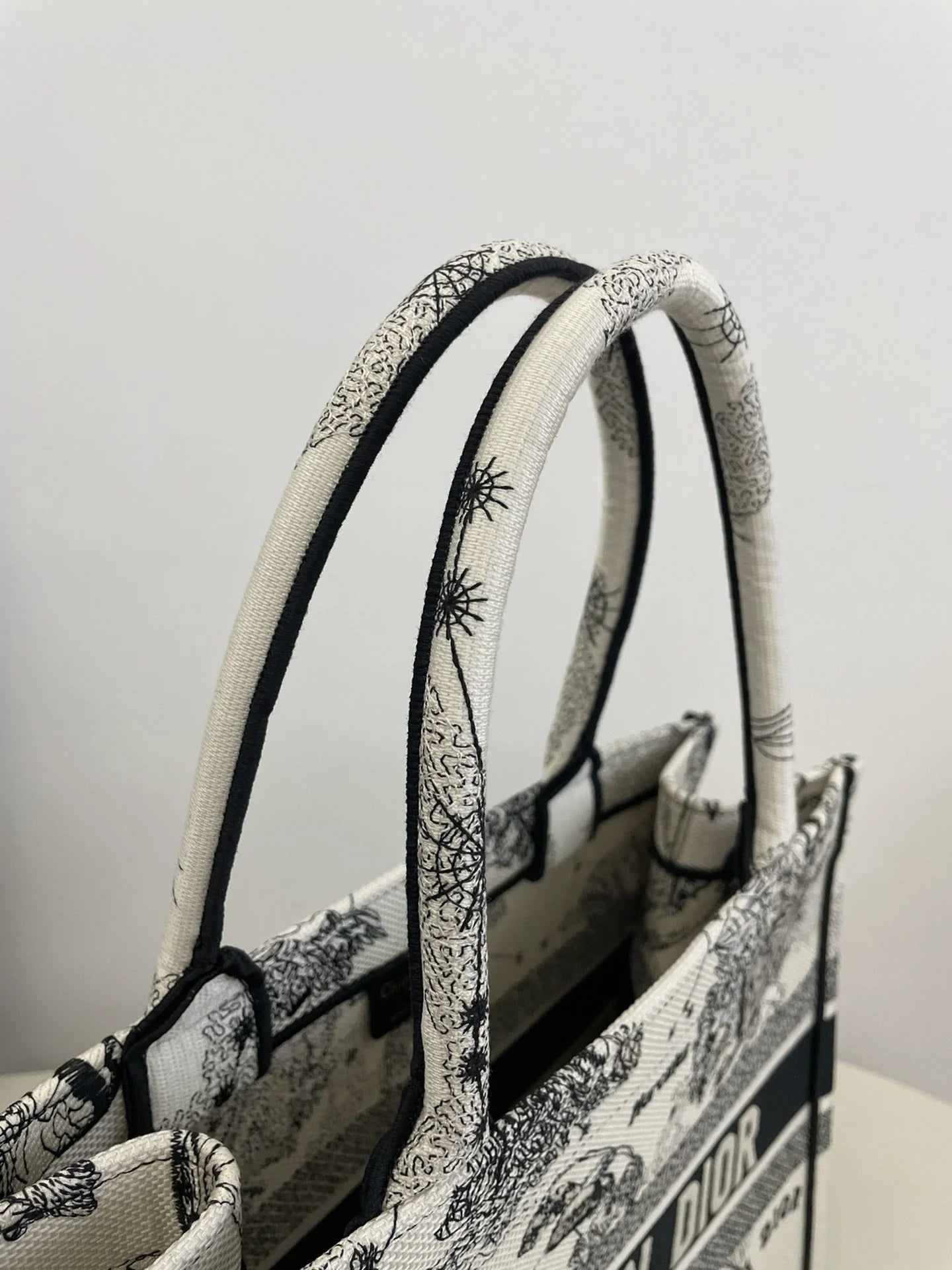 DIOR TOTE BAG