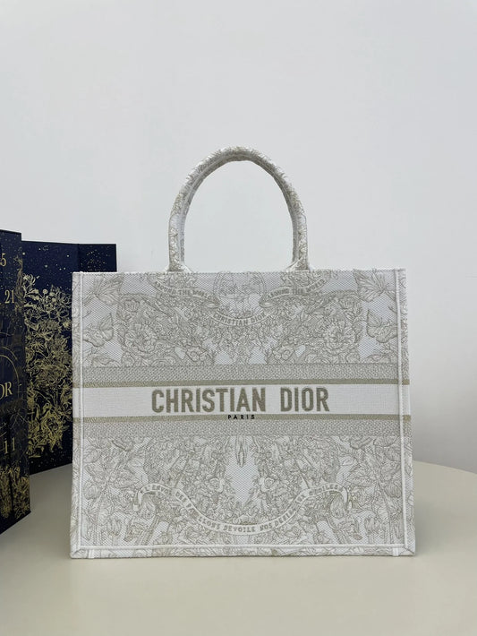 DIOR TOTE BAG